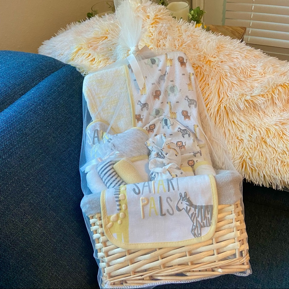 Baby kiss gift basket 11 pc set